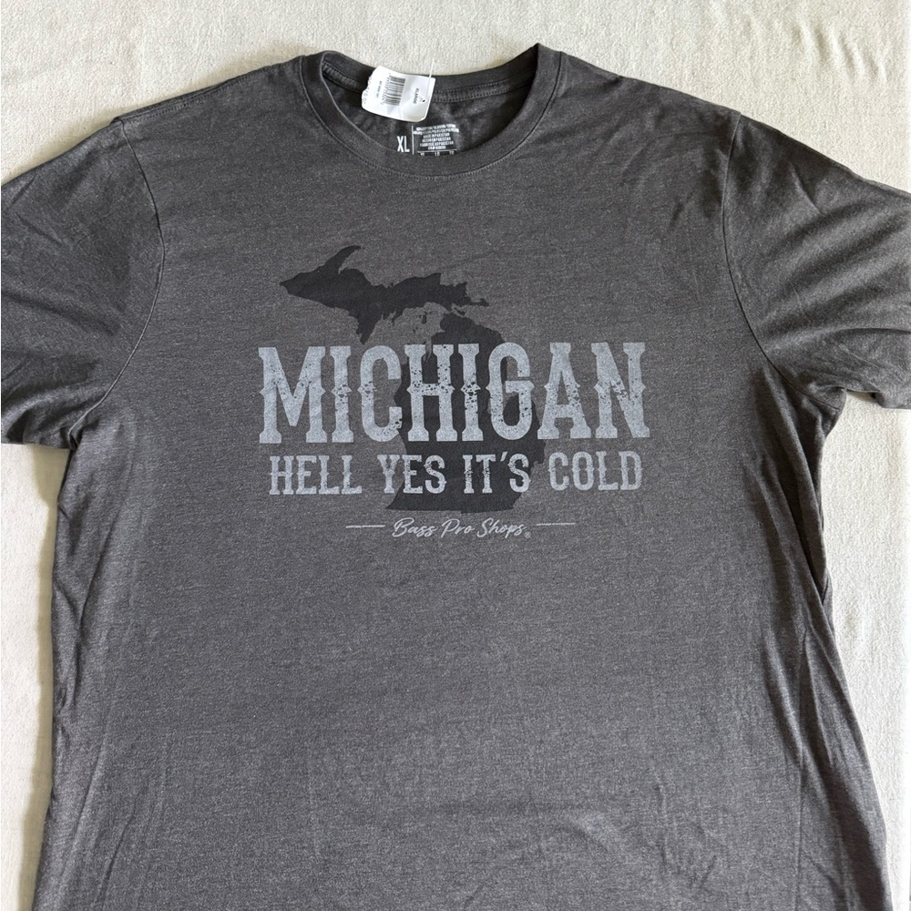 Bass Pro Shops Charcoal Michigan Tee XL